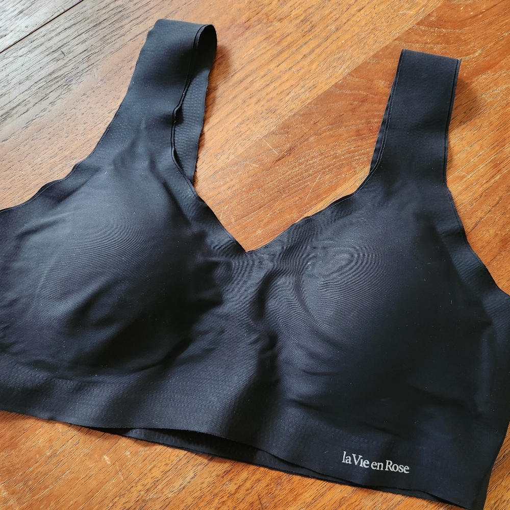 La Vie En Rose Black Seamless Bra